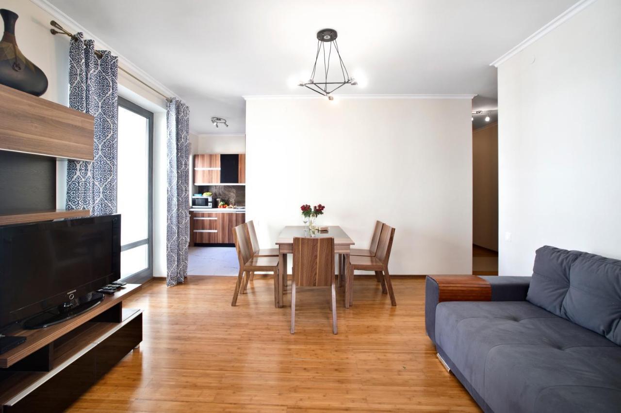 2 Bedrooms Bukowinska P&O Serviced Apartments Варшава Екстериор снимка