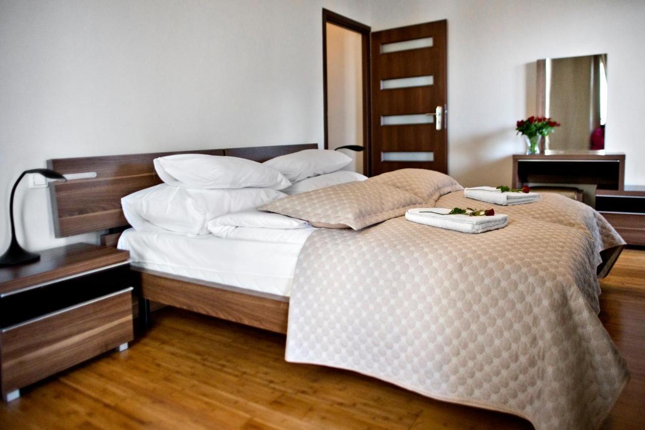 2 Bedrooms Bukowinska P&O Serviced Apartments Варшава Екстериор снимка